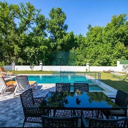Noyan Villa